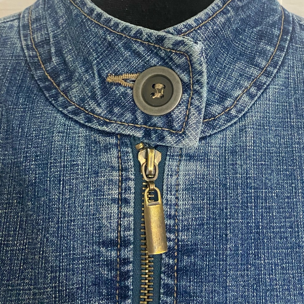Miss Lili Cropped Denim Jacket with Button Detail - Picture 2 of 11